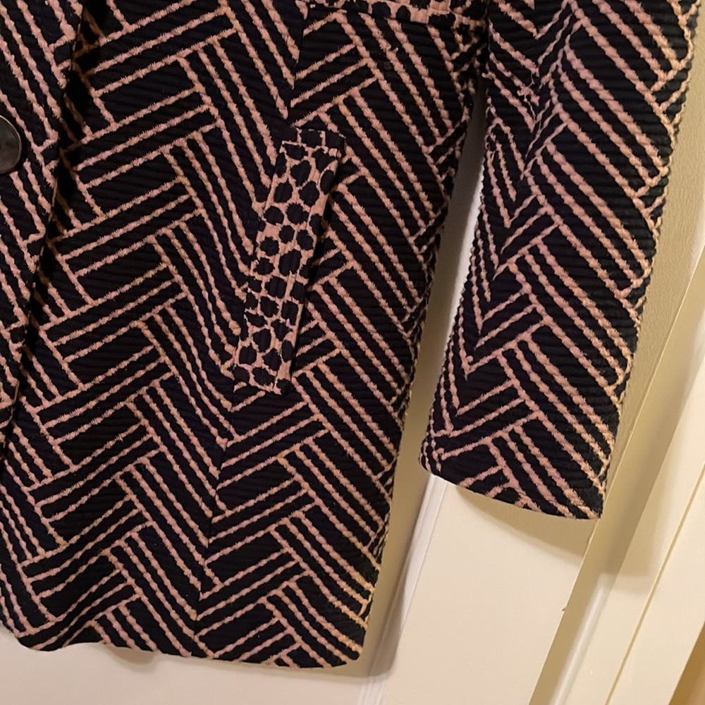 Abstract print coat.  Size medium. Cheryl Nash brand. Good condition - Picture 3 of 4
